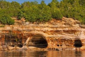 Pictured Rocks Boat Cruises