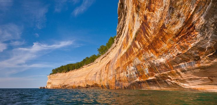 Painted-Coves-Pictured-Rocks-Cruises