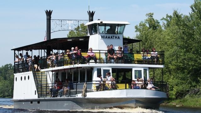 riverboat-hiawatha