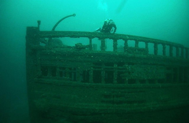 shipwreck tours northern michigan