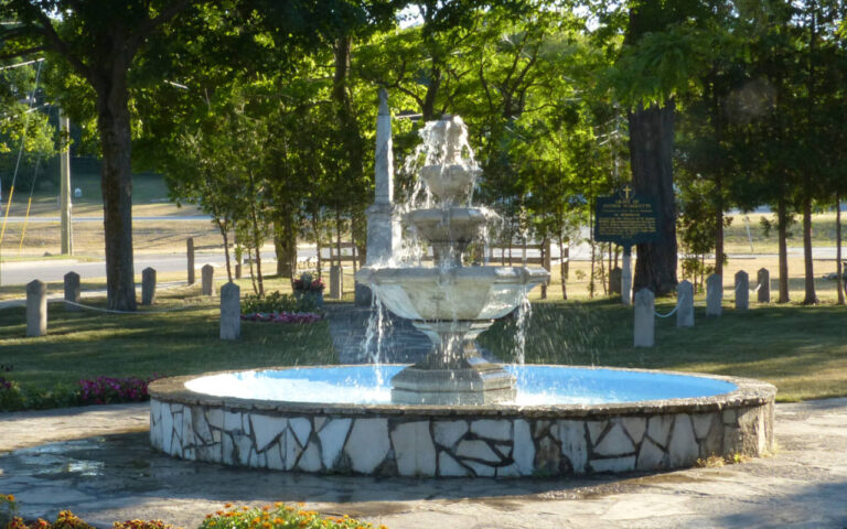 07 Father Marquette Park